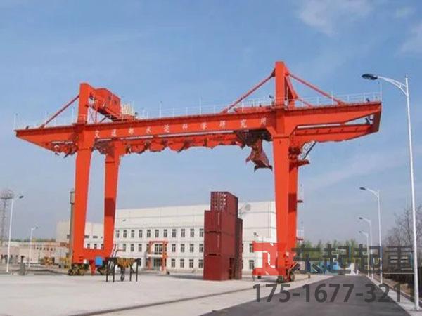 广西桂林集装箱门式起重机厂家轨道式集装箱门式起重机金属结构特点