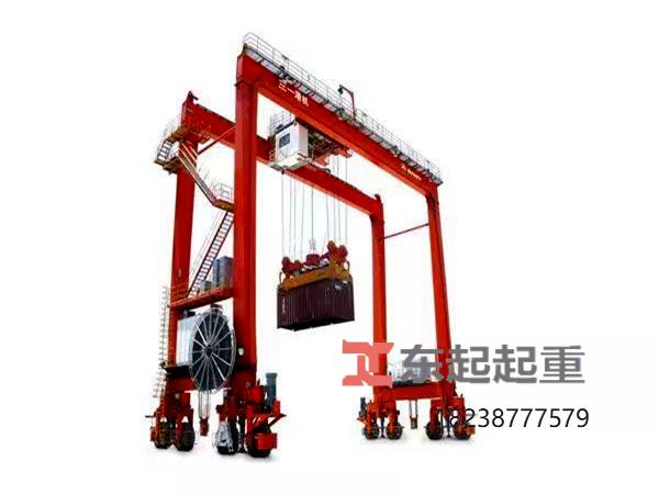 游艇搬运机的存放布局与摆放规范