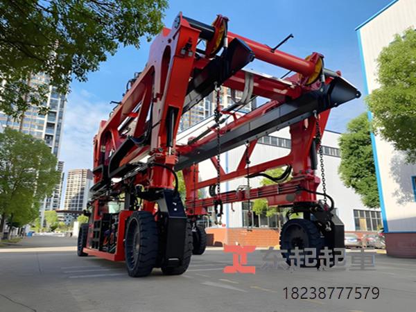 关于集装箱跨运车作业前的安全检查内容