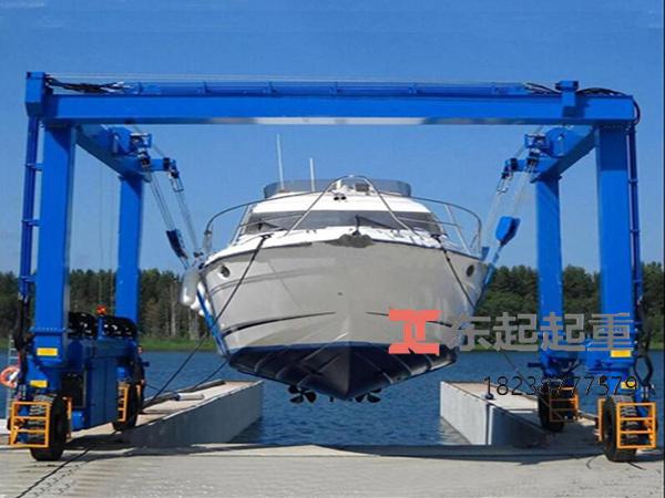 轮胎式游艇搬运机的优势 游艇龙门吊厂家